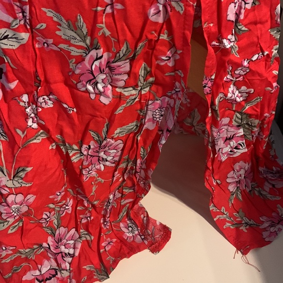 Red flowered dress - Picture 2 of 9